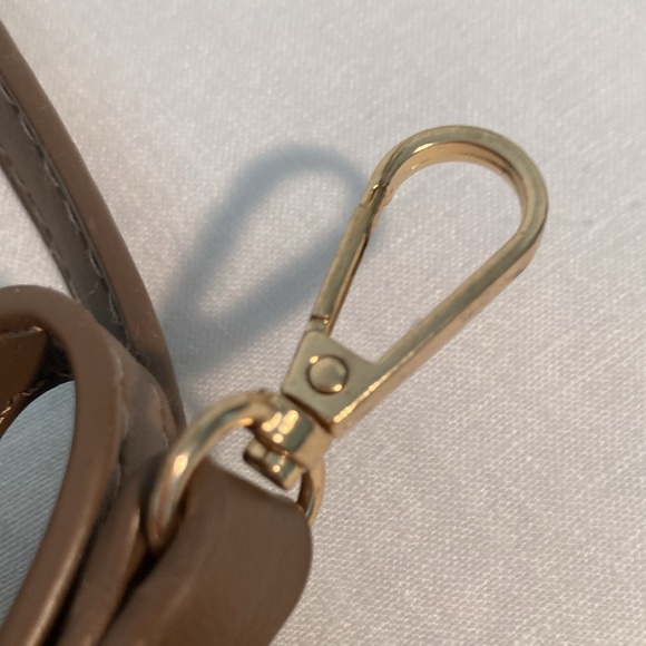 Pleated Vegan slingbag wooden round handles crossbody brown NWOT - Picture 9 of 12